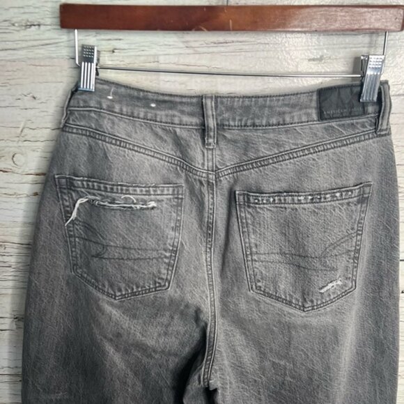 American  eagle mom jeans gray distressed size 6 - Picture 8 of 10
